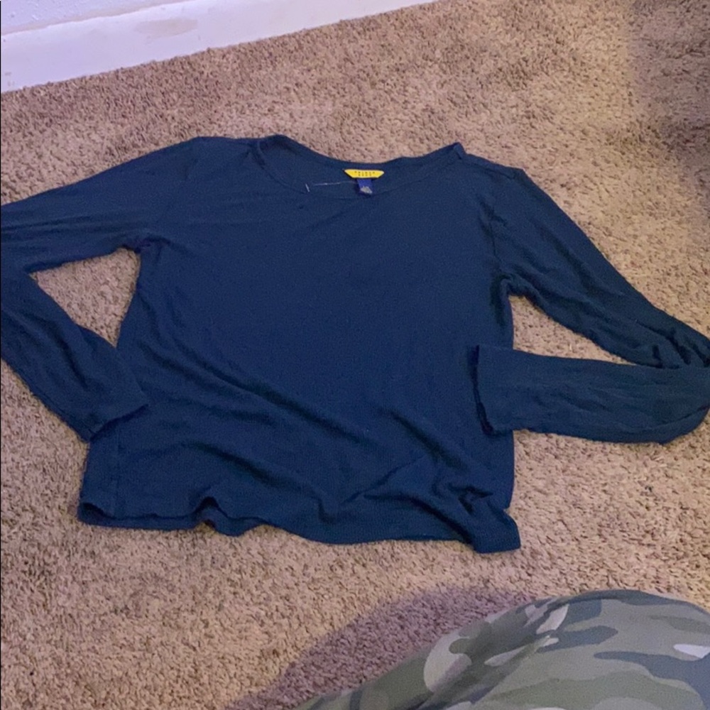 navy green long sleeve shirt